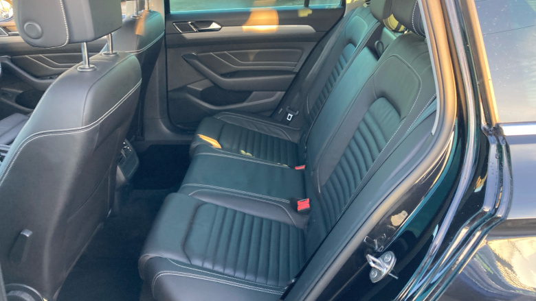 Volkswagen Passat 1.5 TSI EVO SEL 5dr DSG Petrol Estate